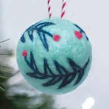 Load image into Gallery viewer, Class - Needle Felted Christmas Ornaments