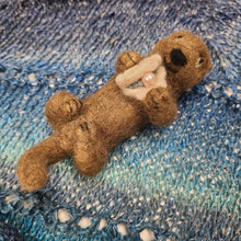 Load image into Gallery viewer, Class - Needle Felted Otter
