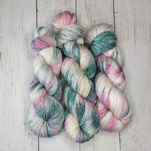Load image into Gallery viewer, Evergreen Yarn Studio 85/15  DK
